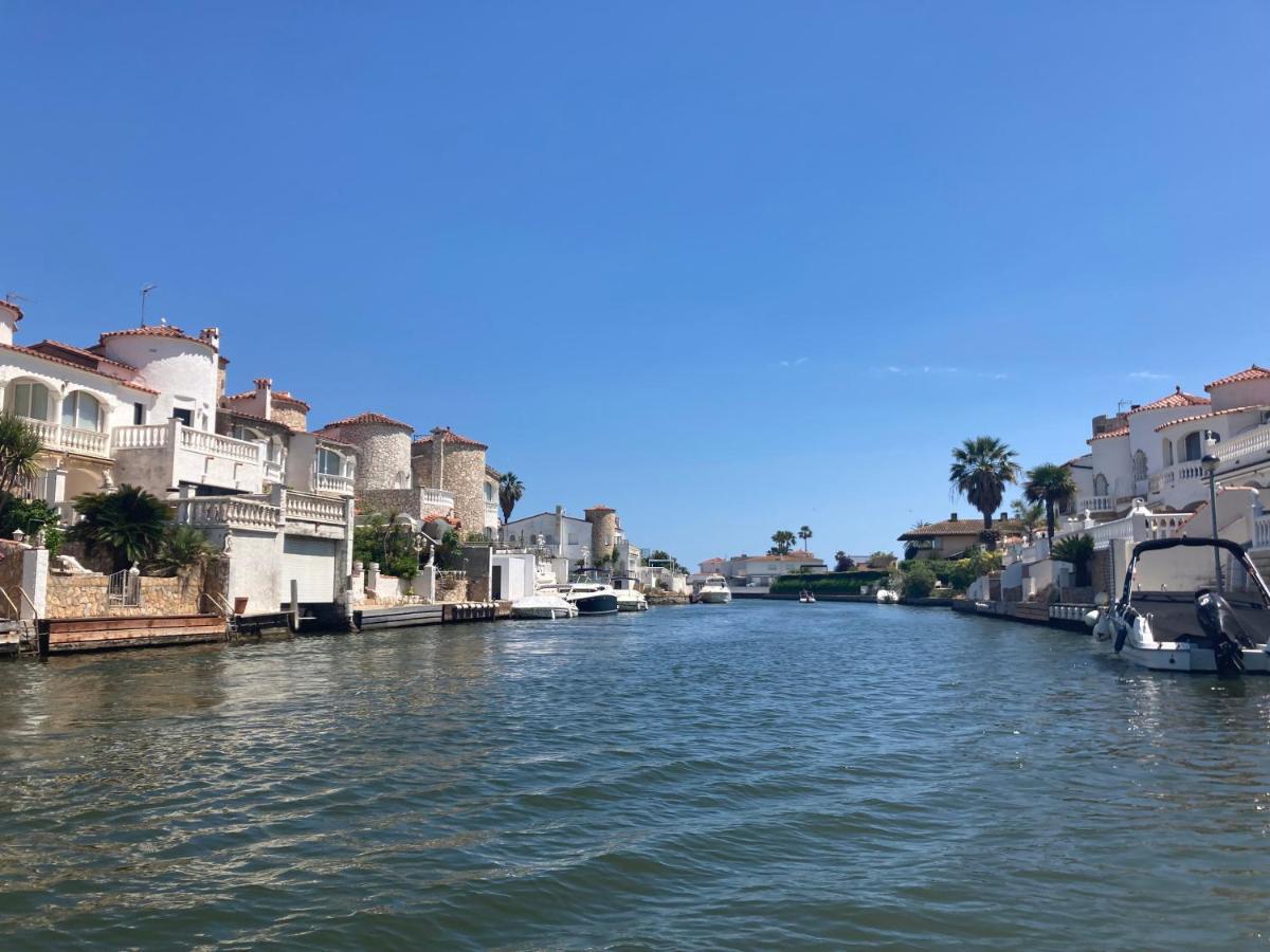 Charmante Maison Coeur De Ville 650M Plage Емпуриабрава Екстериор снимка