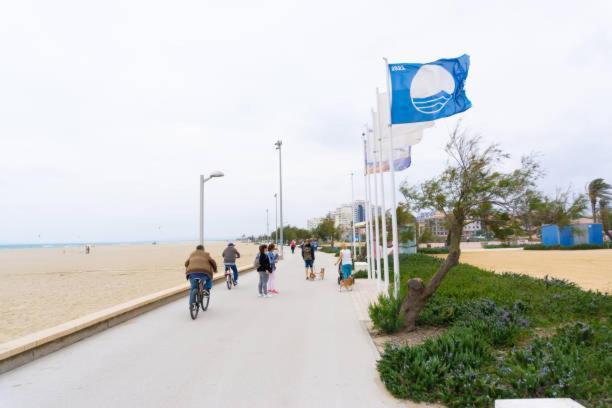 Charmante Maison Coeur De Ville 650M Plage Емпуриабрава Екстериор снимка